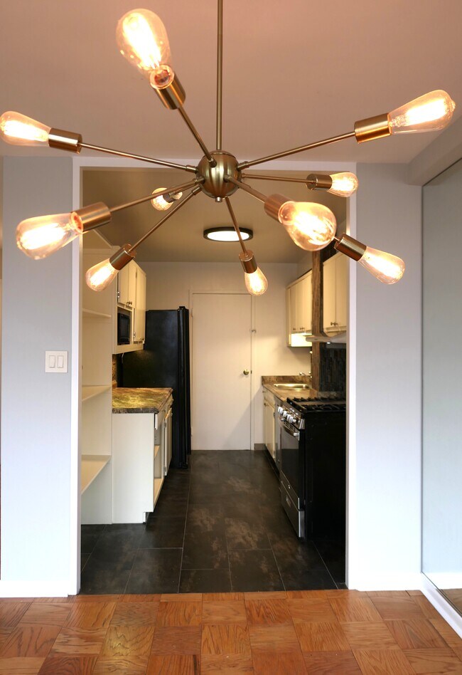 Foto del edificio - 6631 Wakefield Dr