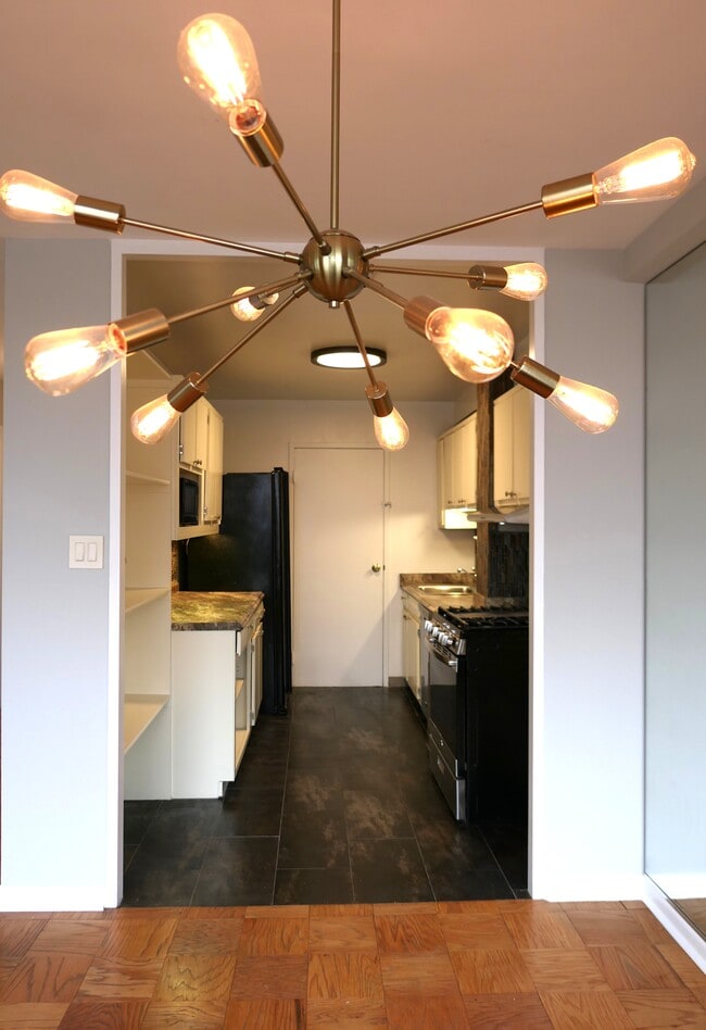 Building Photo - 6631 Wakefield Dr