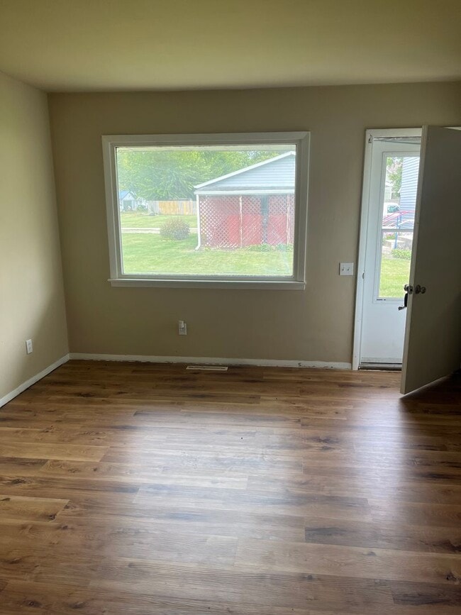 Photo - BROOKSTON...2 Bedroom 1 Bath Apartment