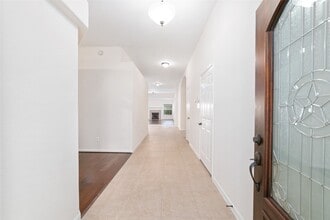 Building Photo - 14011 Pawnee Trails Dr