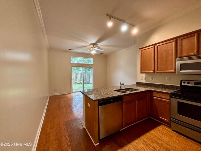 Foto del edificio - 1617 Shoreline Pl