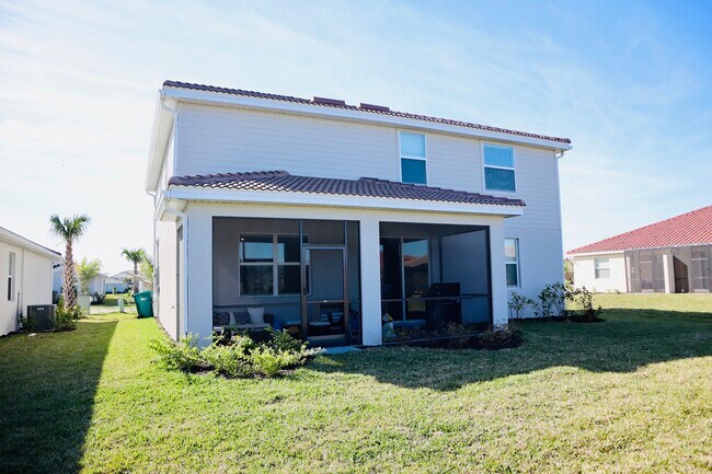 Rear exterior and lanai - 2585 Kona Way