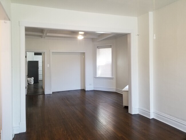 Foto del edificio - 4929 N Western Ave