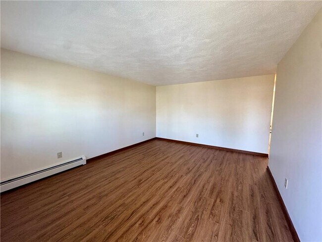 Foto del edificio - 135 Rounds Ave