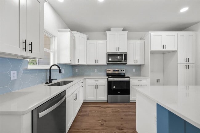 Building Photo - New Construction 3/2 in Bronson