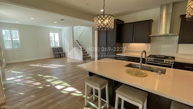 Building Photo - 4 br, 3 bath House - 1306 Larkspur Drive -