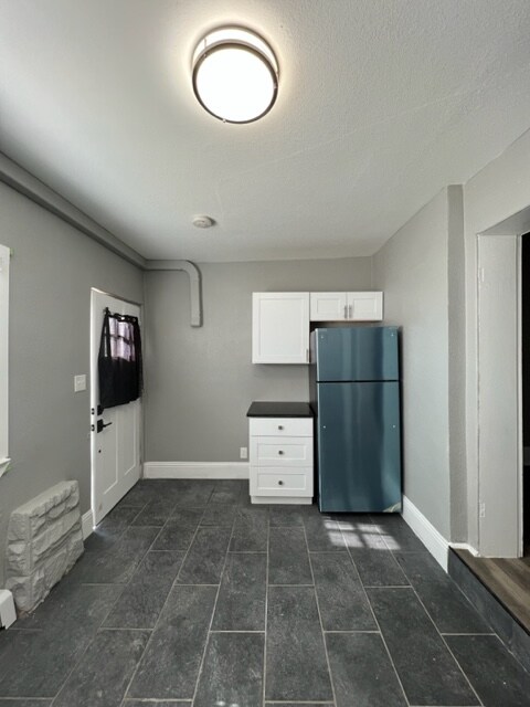 Building Photo - 825 12th St