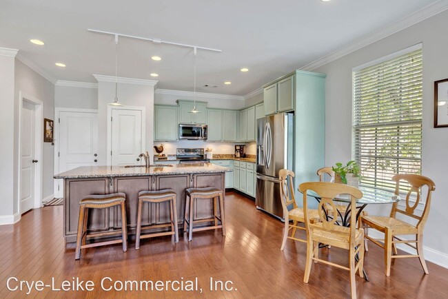 Building Photo - 3 br, 3 bath House - 1335 Moher Blvd