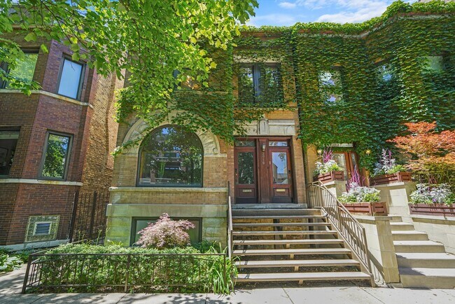 Foto del edificio - 3816 N Kenmore Ave