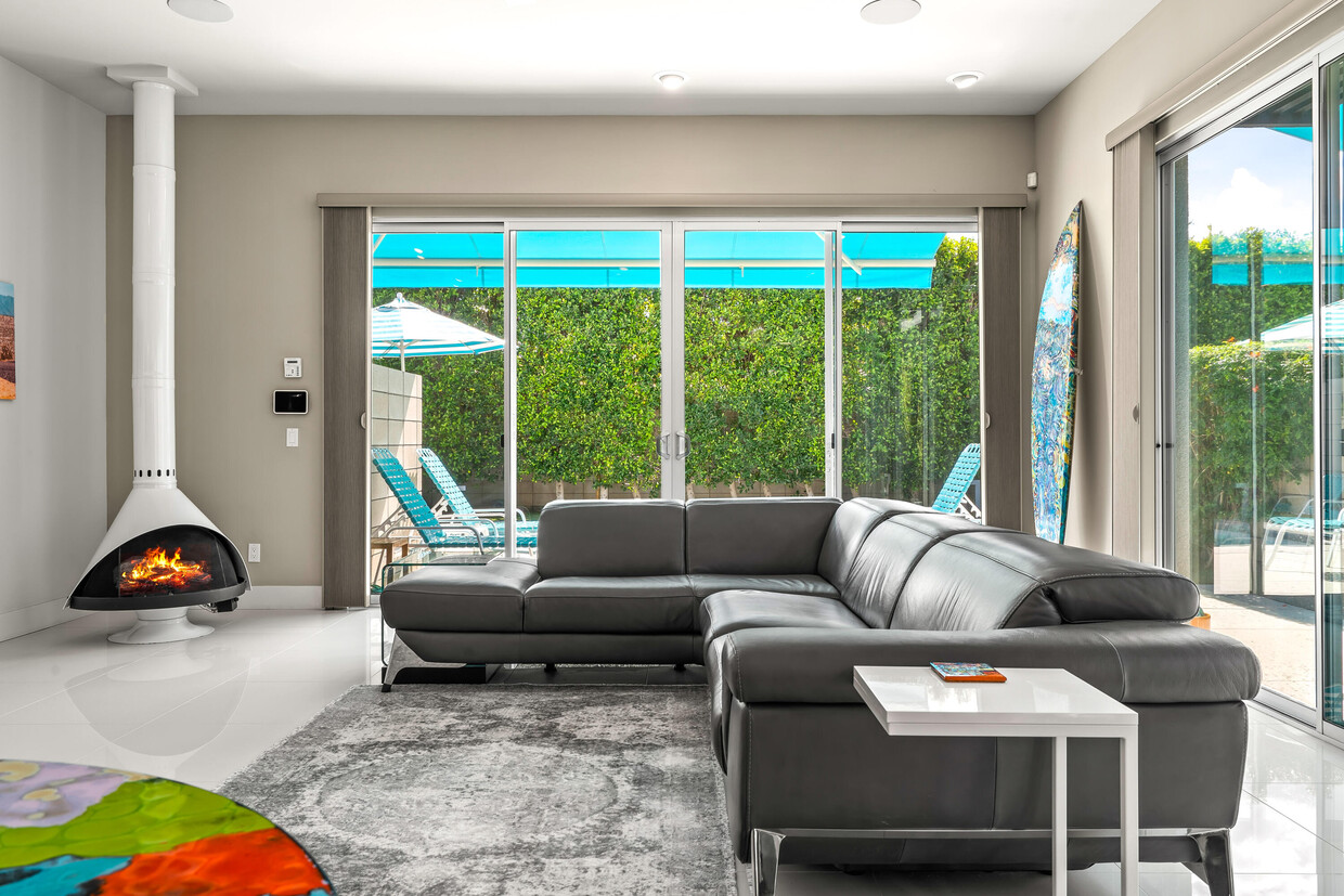Foto principal - 743 E Twin Palms Dr