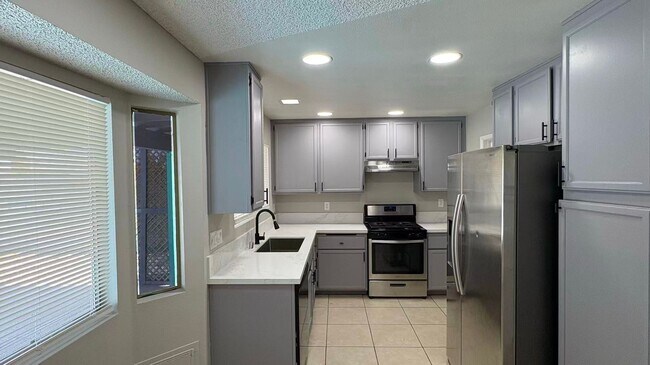 Foto del edificio - 4325 Newcastle Rd