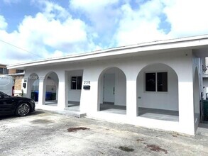Building Photo - 228 NW 32nd Ave