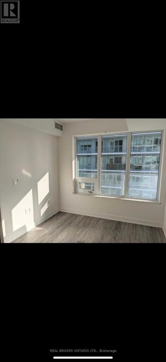 Photo du bâtiment - 99-3599 Broadway Ave