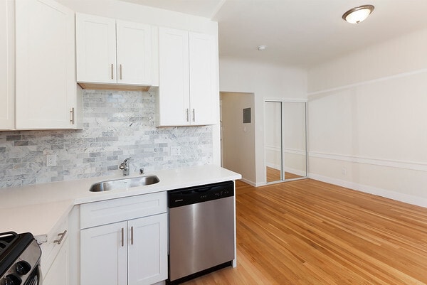 Building Photo - 920 Leavenworth St