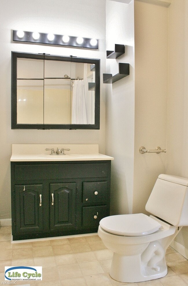 Foto del edificio - 3 br, 1 bath House - 826 Spencer St NE