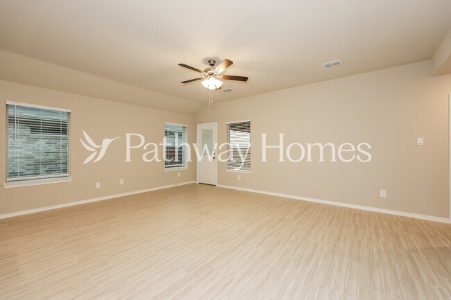 Foto del edificio - 8520 Hollymead Ln
