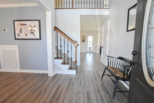 Foto del edificio - Pet Friendly Three Bedroom with Bonus!