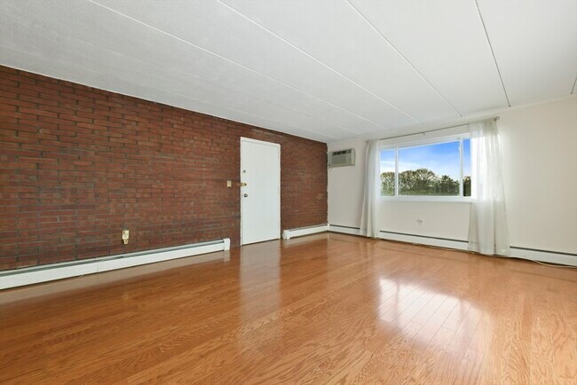 Building Photo - 52 Homer Ave