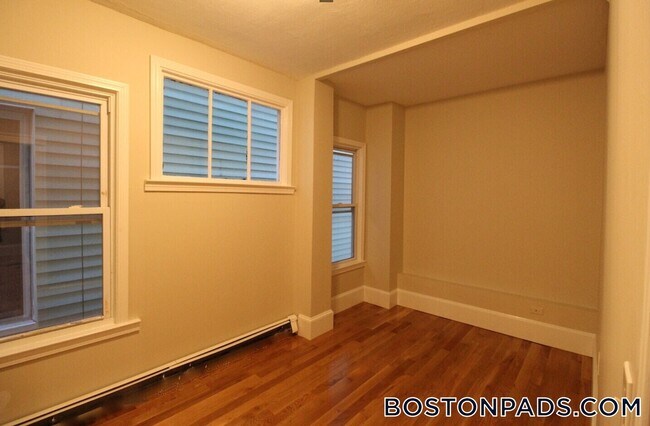 Building Photo - 125 Princeton St