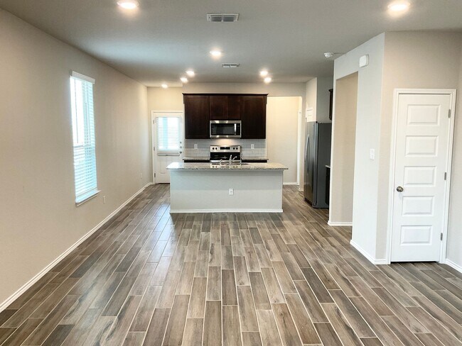 Building Photo - Lovely 1-story 4 bedroom/2 bath home is an...