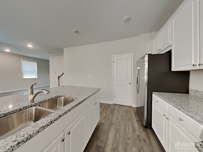 Foto del edificio - 144 Chapelcrest Ln