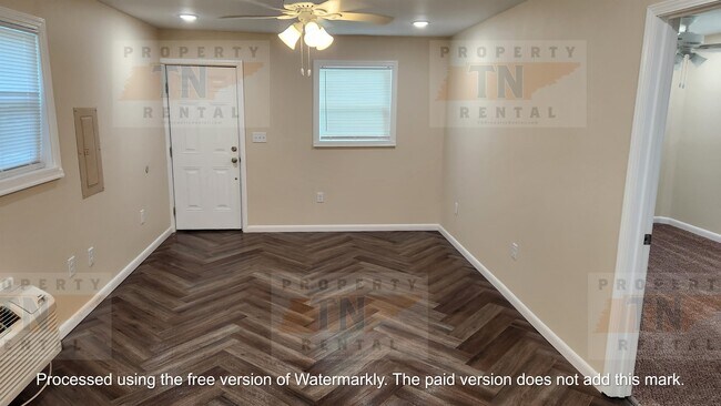 Foto del edificio - 1905 Dirl Ave