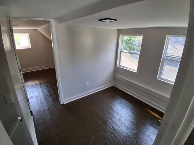 Building Photo - 3.0 bedroom in Richmond Indiana 47374