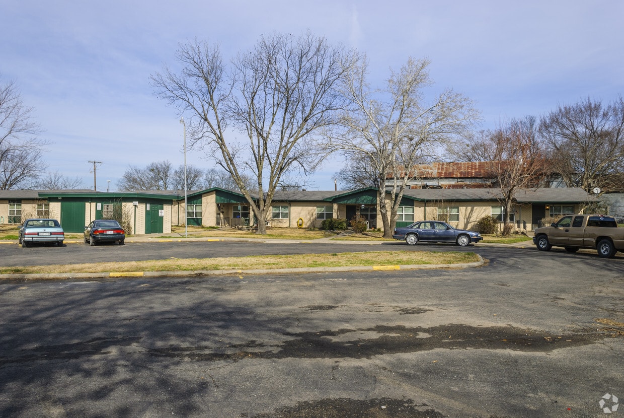 2501 Circle Dr, Caddo Mills, TX 75135 Apartments in Caddo Mills, TX