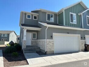 Building Photo - 3306 N Gallio Ave
