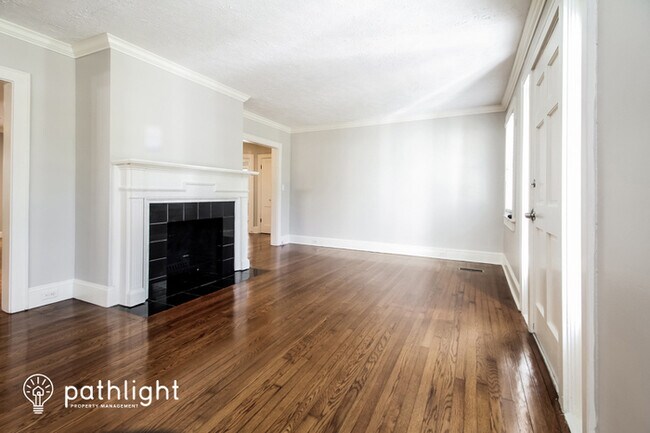 Building Photo - 304 E 2Nd Avenue, Easley, SC, 29640