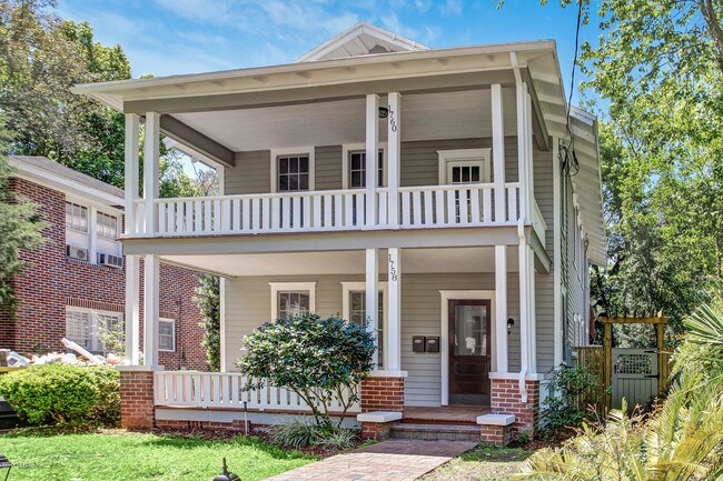 Foto del edificio - 1758 Greenwood Ave