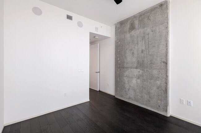 Foto del edificio - 301 West Ave