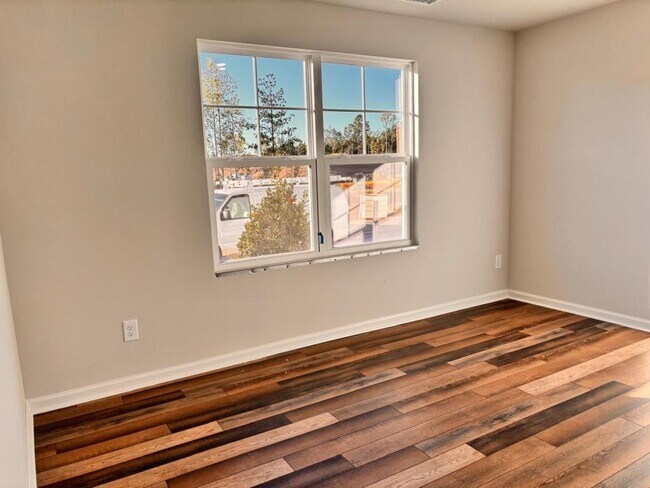 Building Photo - 227 Nahunta Dr
