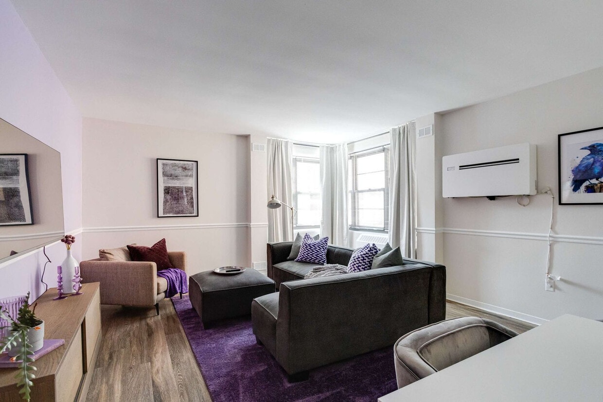 Foto principal - 112 W University Pkwy