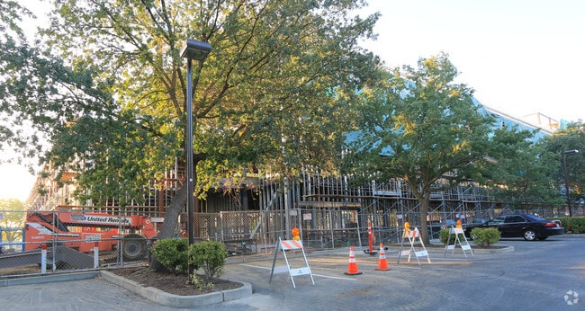 Foto del edificio - Primero Grove Student Apartments