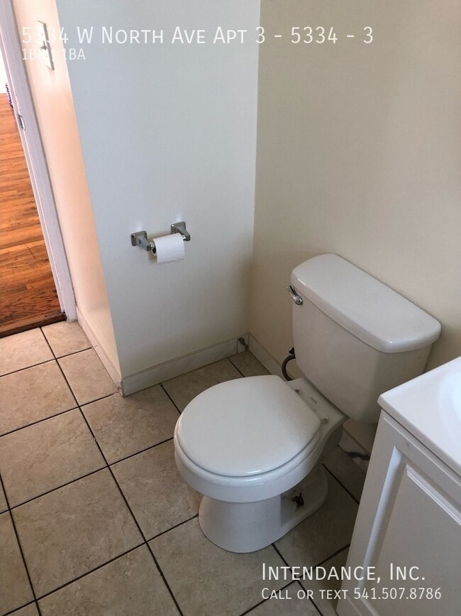 Building Photo - 5334 W North Ave