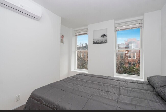 Foto del edificio - 479 Putnam Ave