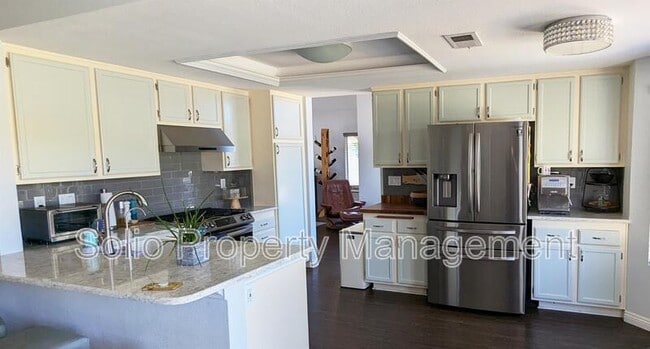 Building Photo - 24300 Jacarte Dr