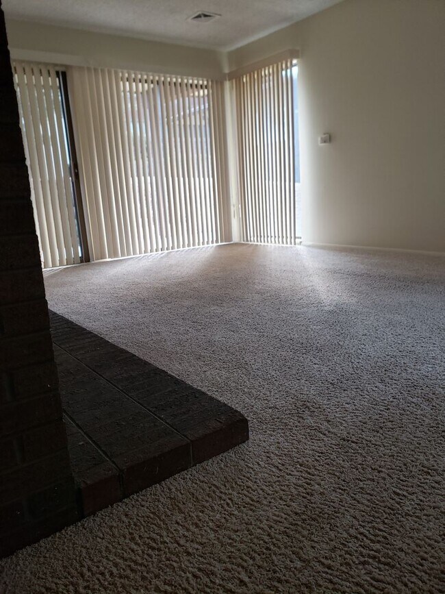 Foto del edificio - Sunny and Quiet Garden Level 3 bed, 2 bath...