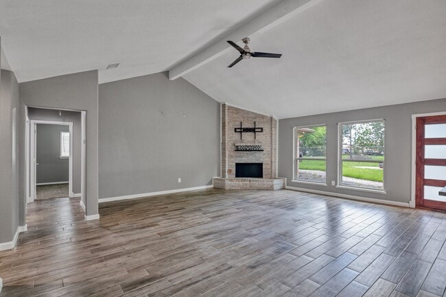 Foto del edificio - 638 Fair Oak Dr