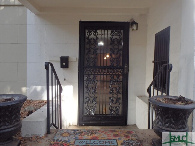 Building Photo - 114 E Jones St