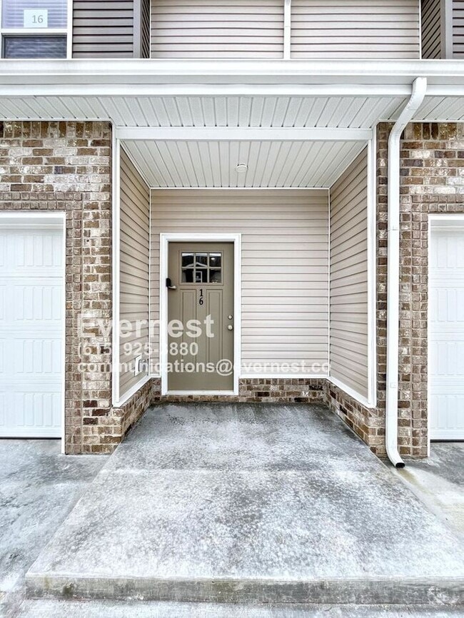 Building Photo - 3385 Polly Dr