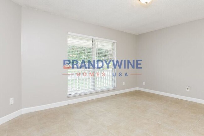 Building Photo - Happy New Year! Move in by 1/15 and get Fe...
