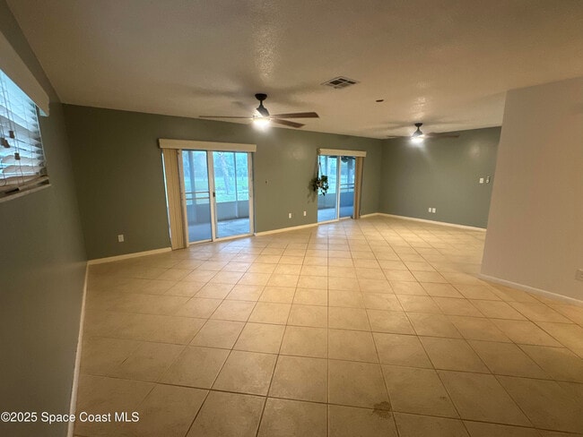 Building Photo - 325 Trinidad Dr