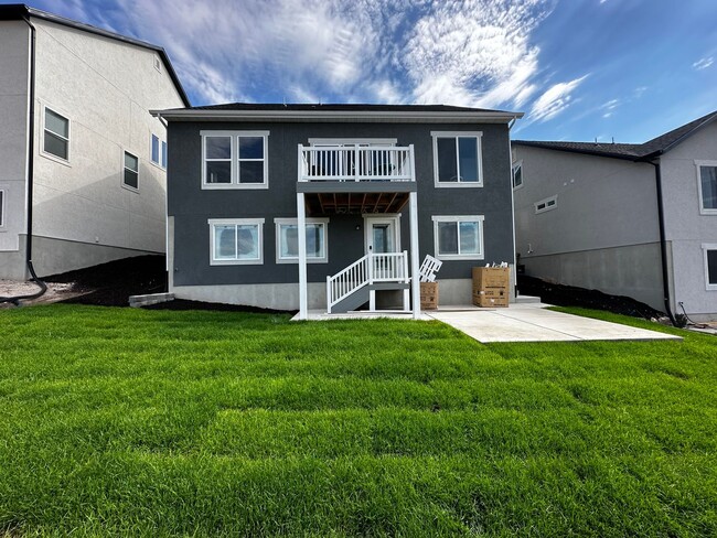 Building Photo - 1431 W Russo Dr