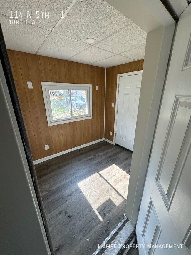 Building Photo - Available Now- 1 bedroom, 1 bathroom in Al...
