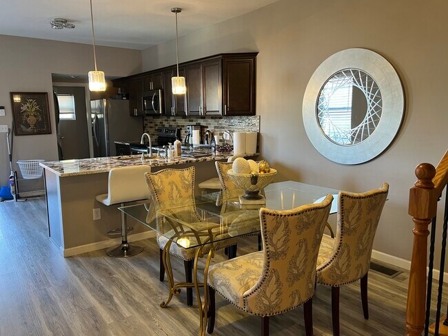 Foto del edificio - 360-362 Hosack St