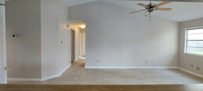 Building Photo - 11419 Blue Mesa Dr
