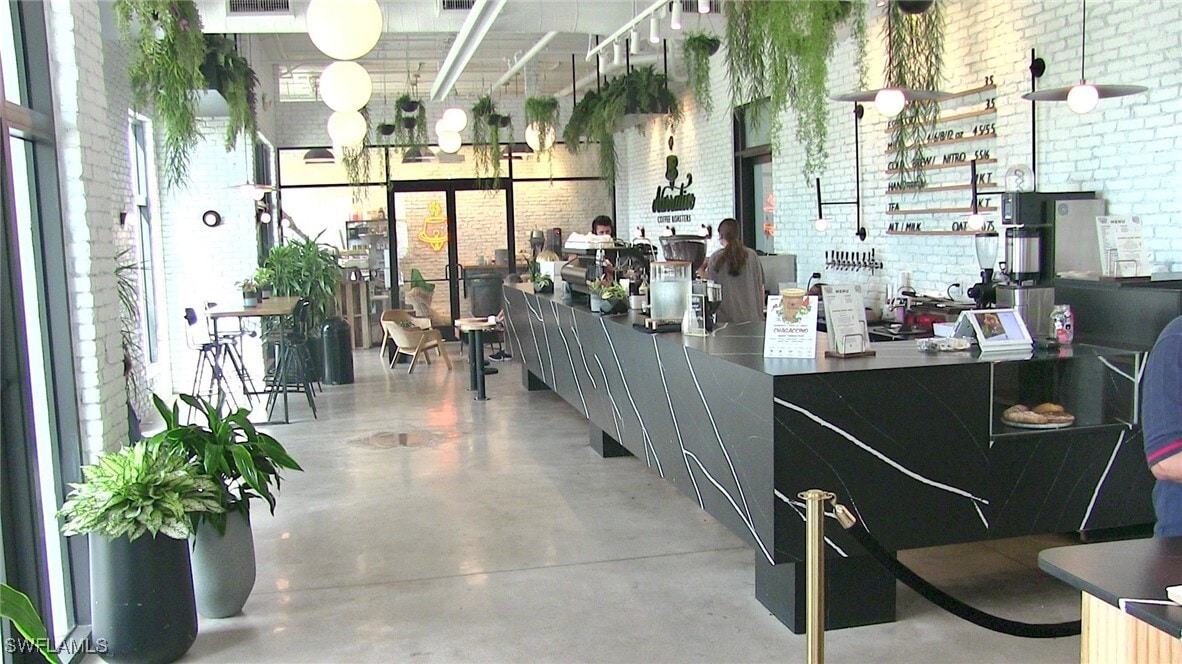 Building Photo - 1125 Central Ave