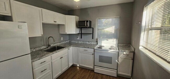 Foto del edificio - 2544 16th Ave S